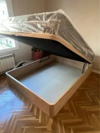 Canapé cama blanco con cabecero