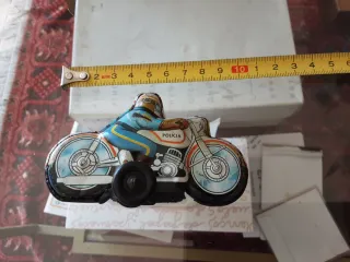 Moto Roman de hojalata policía