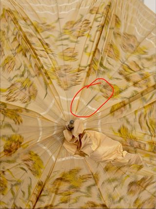 Paraguas sombrilla antiguo con detalles plata