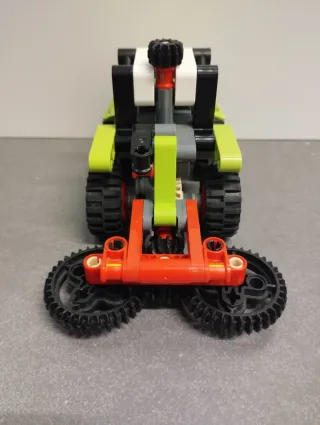 Lego Technic 42102 Claas