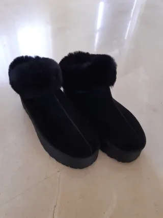 Botines negros pelo talla 38 (pequeña)