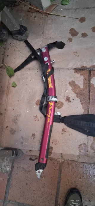 Piolet Simond NAJA y piolo Grivel de travesia..