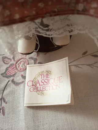 Muñeca de porcelana vintage