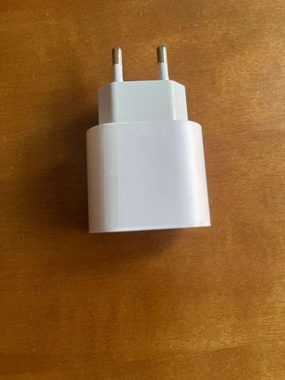 Cargador móvil blanco