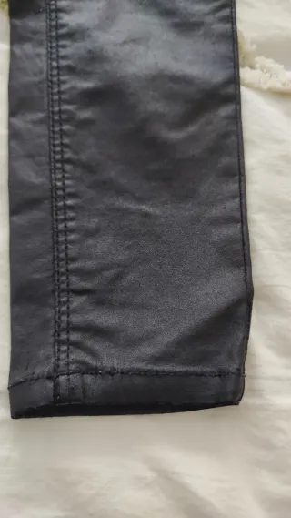 Vaqueros efecto cuero