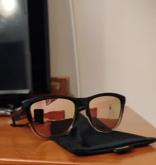 Gafas de sol Hawkers negras y doradas