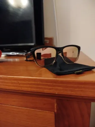 Gafas de sol Hawkers negras y doradas