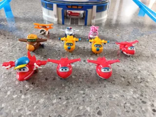 Aeropuerto Súper Wings con 10 Aviones
