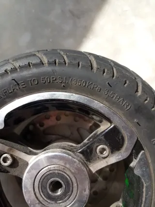 Rueda patinete eléctrico con disco