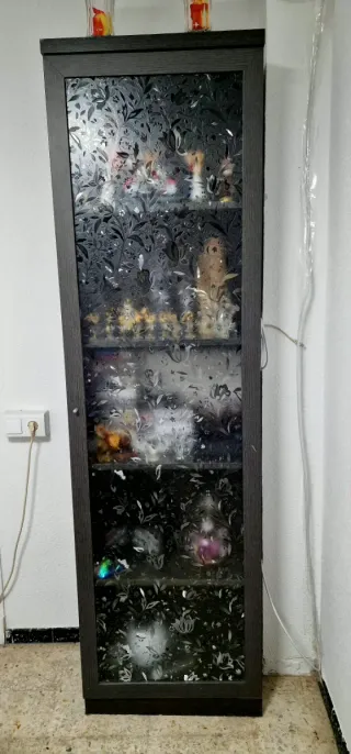 Estantería madera y cristal