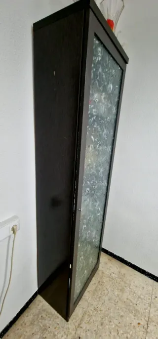 Estantería madera y cristal