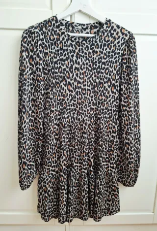 Vestido corto estampado leopardo