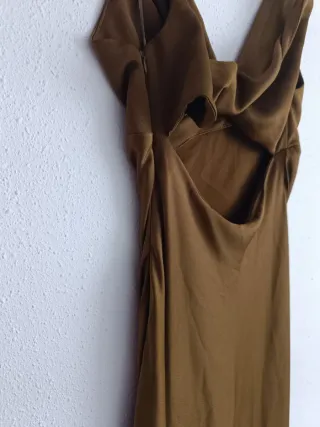 Vestido midi satinado zara