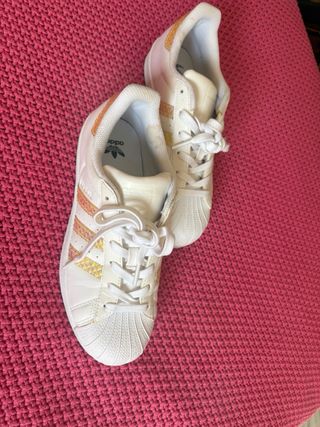 Adidas Superstar Blancas y Doradas