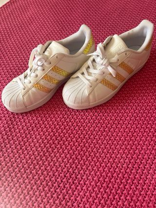 Adidas Superstar Blancas y Doradas