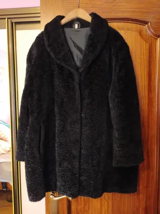 Abrigo de piel negro