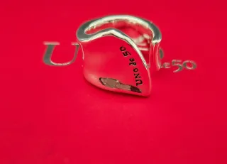 Anillo Uno de 50 Plata y Rojo Ajustable
