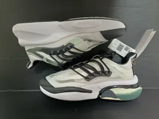 Adidas Alphaboost V1