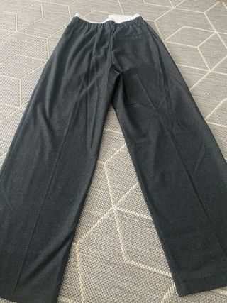 Pantalón niña gris , Zara, 2026