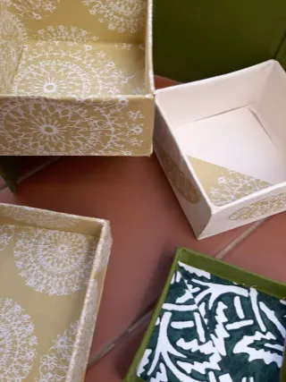 Cajita decorativa joyero papel cartón