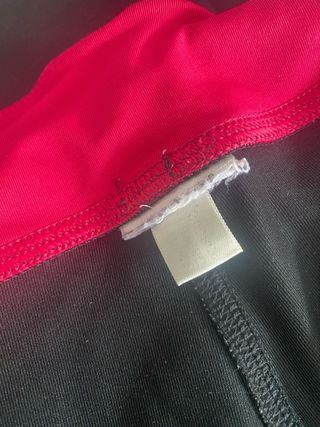 Mallas Adidas Talla M Negras con Rayas Rojas