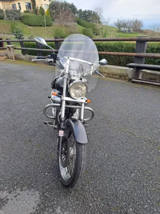 Suzuki Intruder 250 Negra