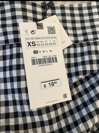 Falda Zara cuadros blanco y negro