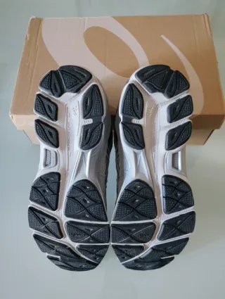 ASICS GEL-NYC Negro y Gris