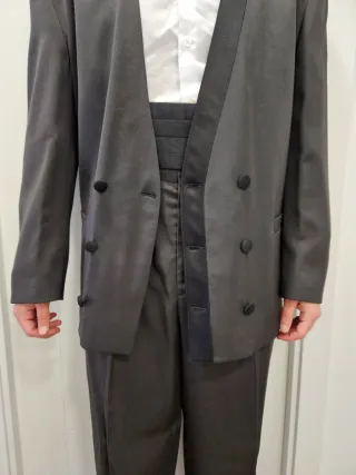 Traje de novio negro