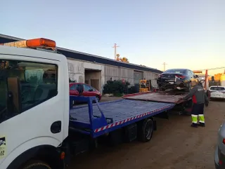 Servicio de grúa 24h 600838311