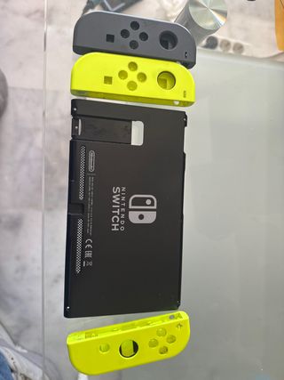 Carcasa Nintendo Switch y Joy-Cons