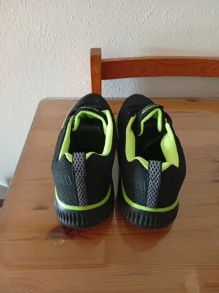 Deportivas Talla 41 Negro y Verde