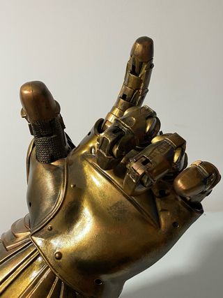 Guantelete Thanos Hasbro repintado
