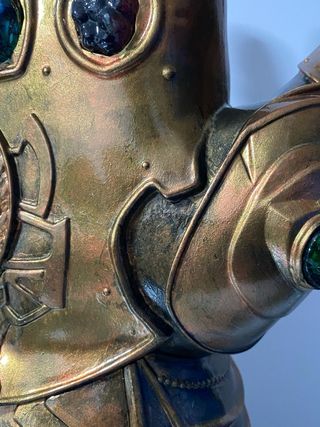 Guantelete Thanos Hasbro repintado