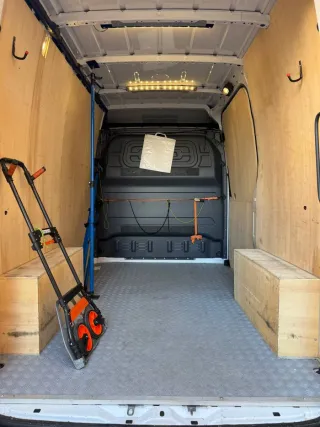 Portes y reparto con furgoneta