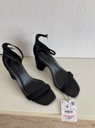 Sandalias tacón negras