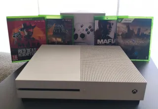 Xbox One S 500GB + Mando + 4 Juegos