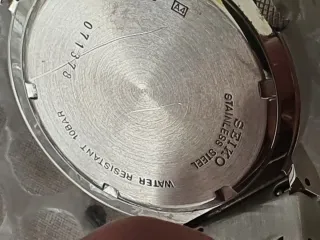 Reloj Seiko Negro y Plateado