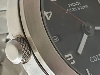 Reloj Seiko Negro y Plateado