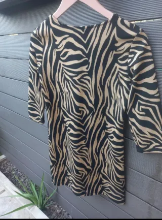 Vestido estampado cebra Stradivarius Talla S