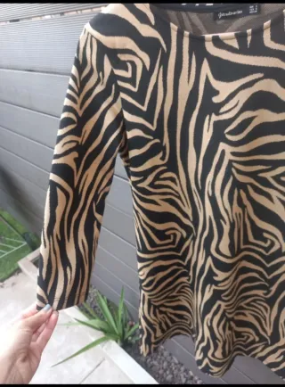 Vestido estampado cebra Stradivarius Talla S