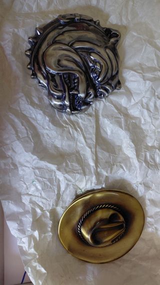 Hebilla de cinturón estilo cowboy y bulldog