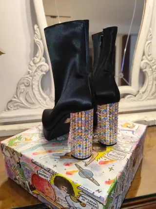 Espectaculares Botines Jeffrey Campbell