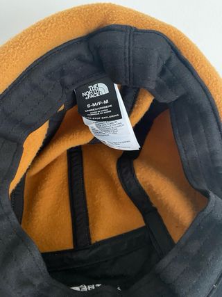 Gorra The North Face Earflap Naranja y Negra