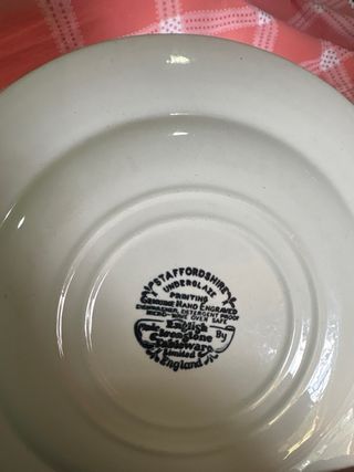 2 Platos Staffordshire Verdes