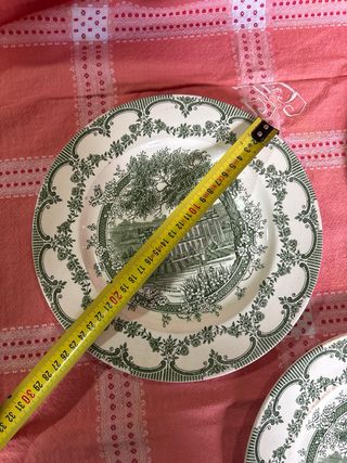 2 Platos Staffordshire Verdes