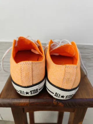 Deportivas Converse Naranja y Blanco