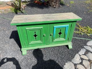 Mueble de madera para restaurar