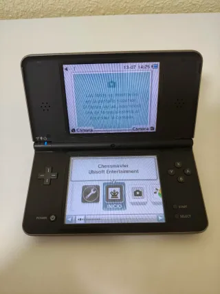 Nintendo DSi XL Negra + Accesorios