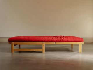 Sofá Cama Futón Madera y Tela Rojo
